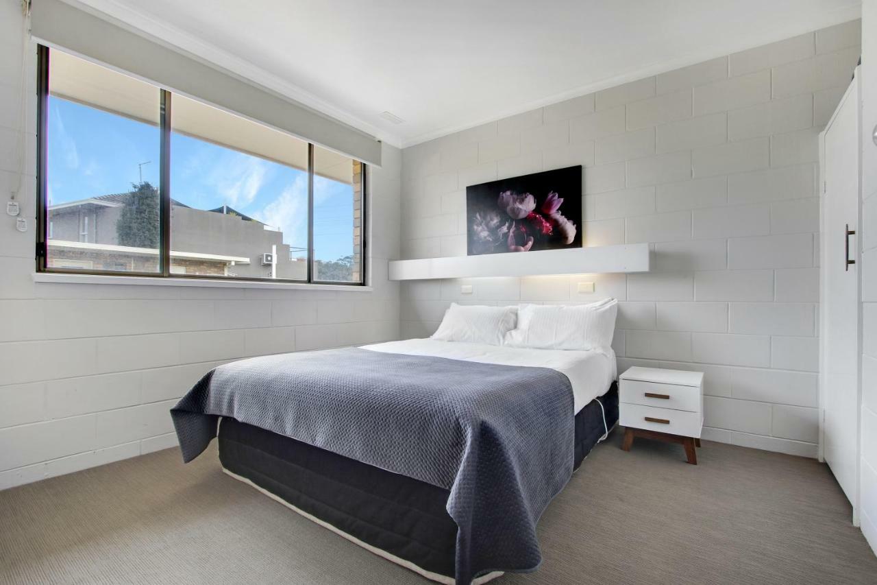Hybiscus Waterfront Apartments Lakes Entrance Exterior photo