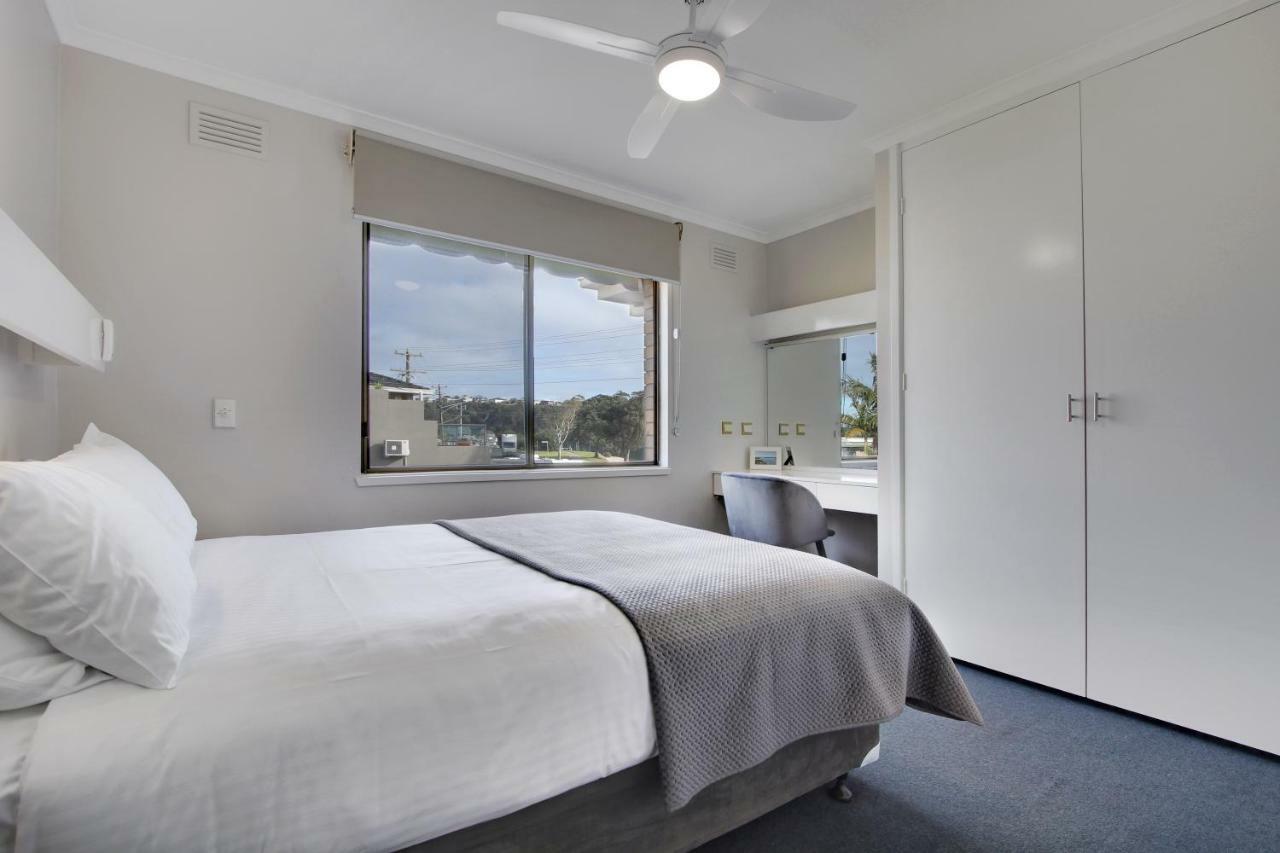 Hybiscus Waterfront Apartments Lakes Entrance Exterior photo