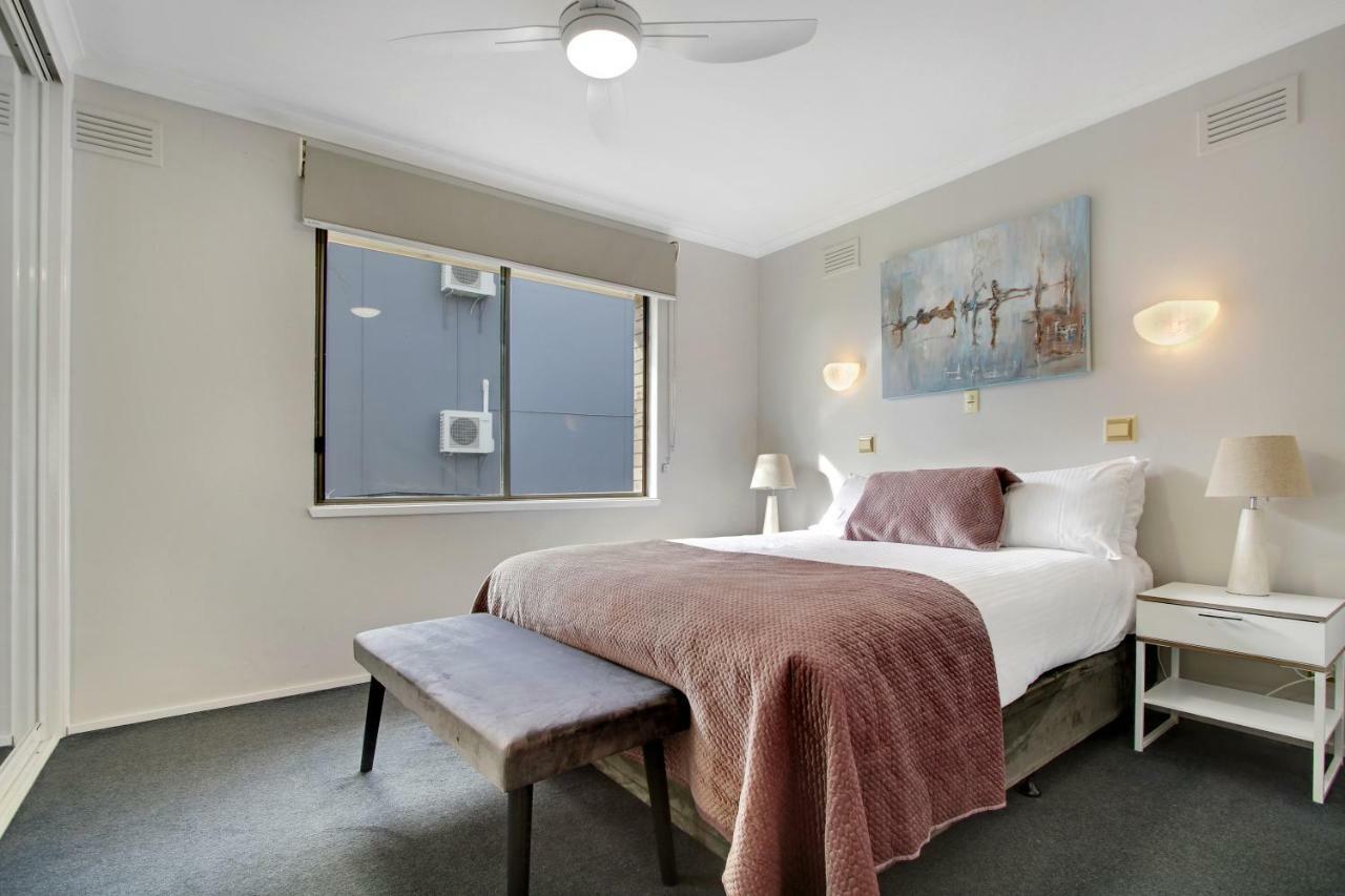 Hybiscus Waterfront Apartments Lakes Entrance Exterior photo