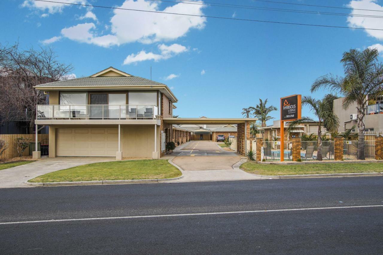 Hybiscus Waterfront Apartments Lakes Entrance Exterior photo